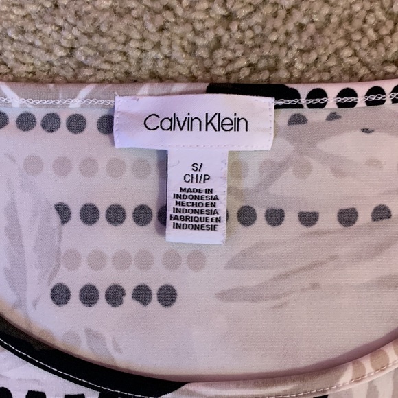 Women’s Calvin Klein Black White and Red Floral Blouse - Picture 6 of 8